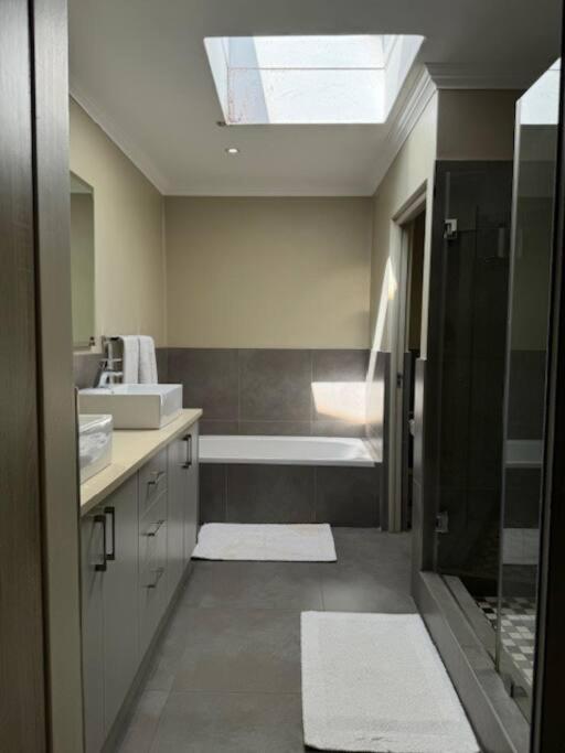 Luxury Townhouse In Stellenbosch Central 外观 照片
