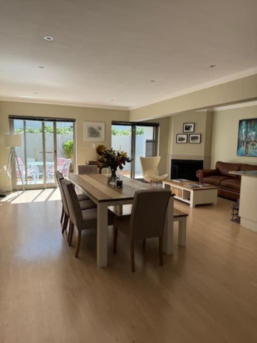Luxury Townhouse In Stellenbosch Central 外观 照片