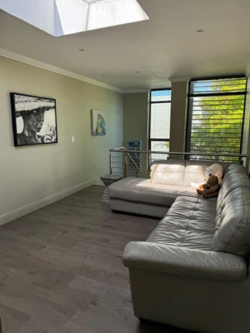 Luxury Townhouse In Stellenbosch Central 外观 照片